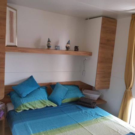 Mobile Home Pearl Of Murter เยเซรา ภายนอก รูปภาพ
